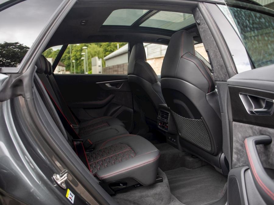 Интерьер Audi RS Q8 Vorsprung 2020 года  (UK) (фото 22 из 35)